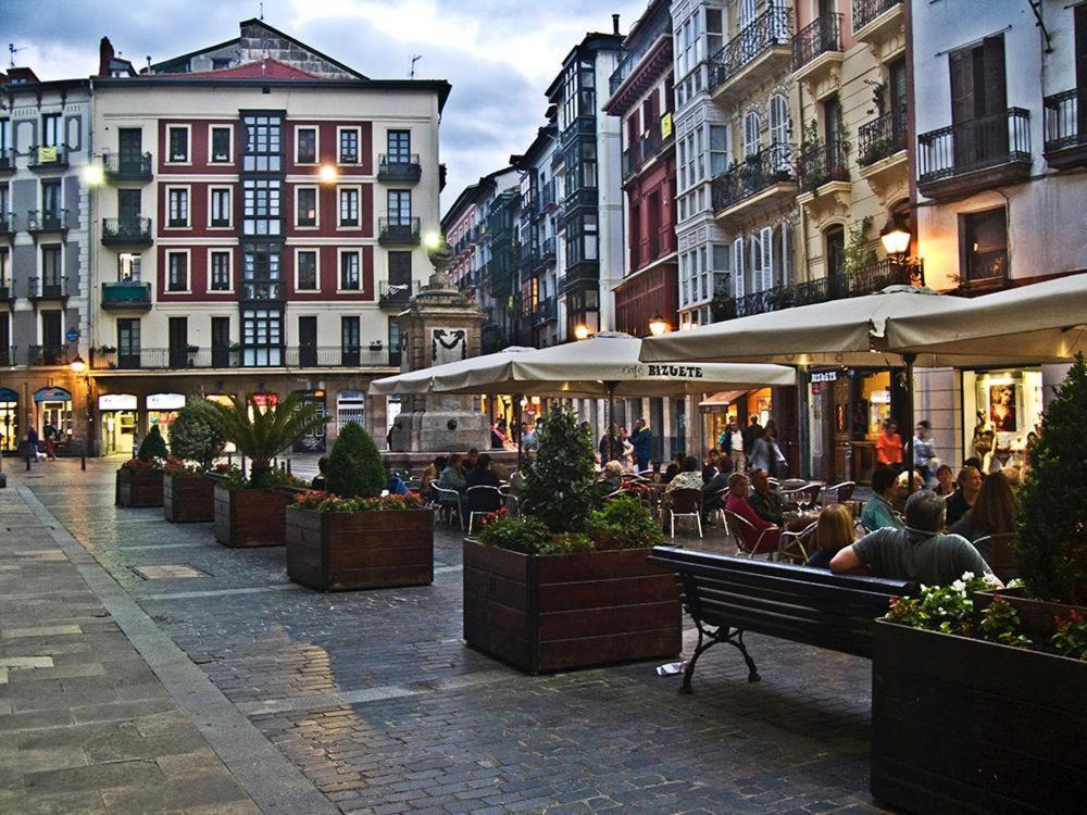 Habitacion Privada En El Centro De Bilbao Exteriör bild